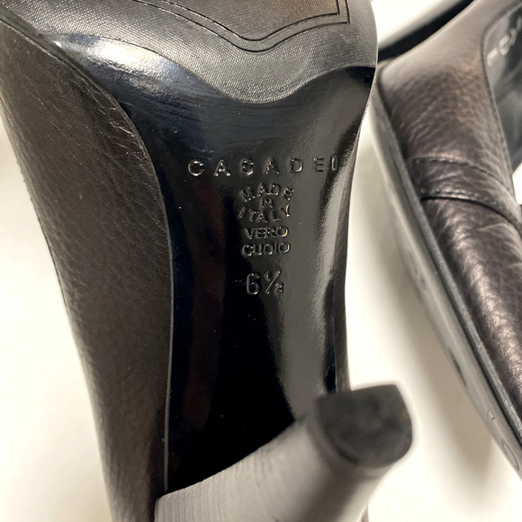 Casadei Pump Black Leather Point Toe Lock Charm Slim Heel Italy Slip On … - Picture 11 of 11